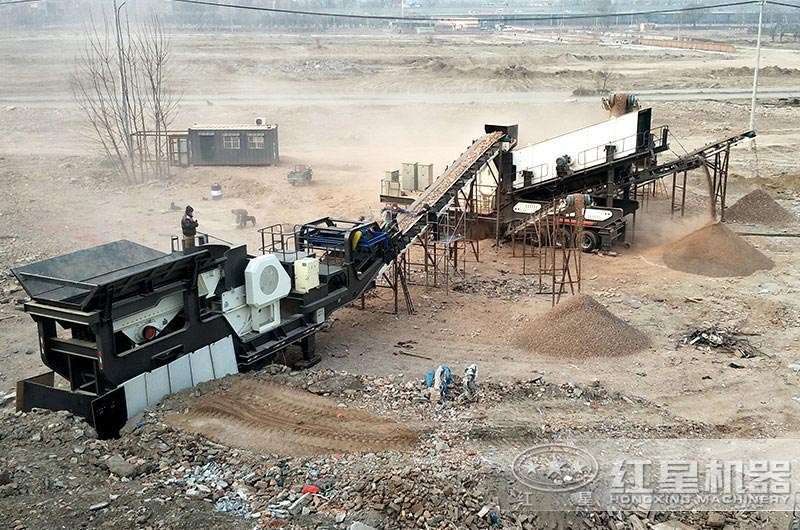 移動(dòng)石料生產(chǎn)線(xiàn)現(xiàn)場(chǎng)